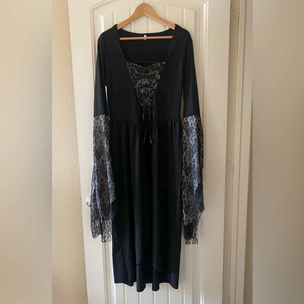 NEW Women’s Halloween Costume Vampire Witch Gothic Black Dress Lace Sz S Stretch